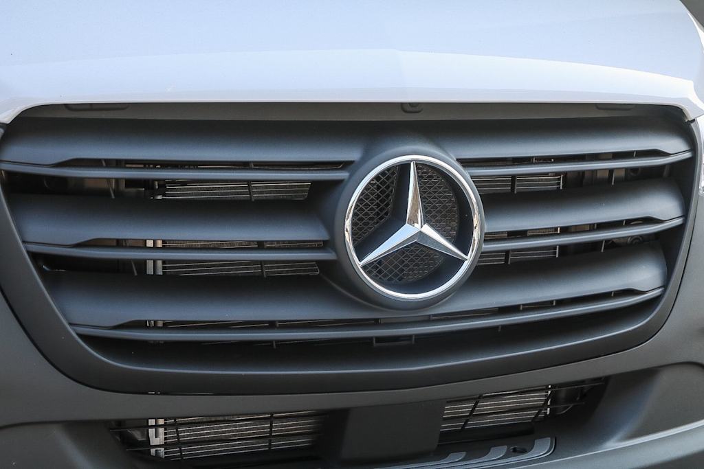 Thumbnail: 2025 Mercedes-Benz Sprinter - 6