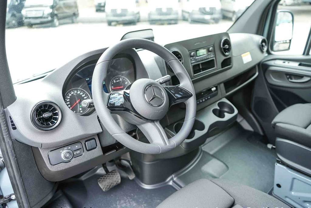 Thumbnail: 2026 Mercedes-Benz Sprinter - 2