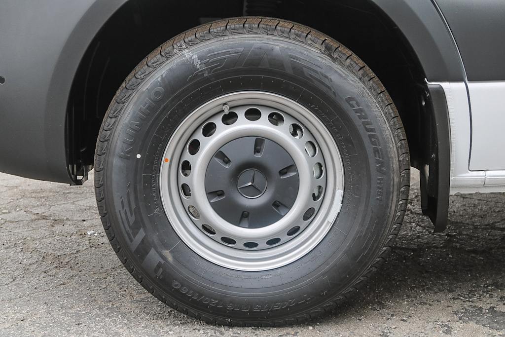 Thumbnail: 2025 Mercedes-Benz Sprinter - 22