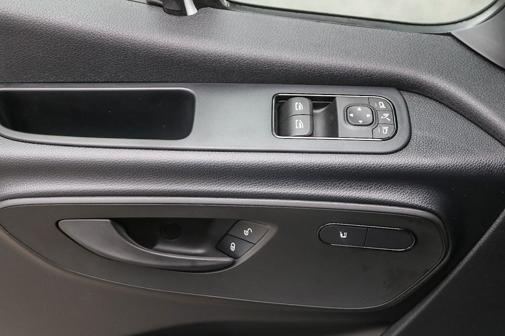 Thumbnail: 2025 Mercedes-Benz Sprinter - 26