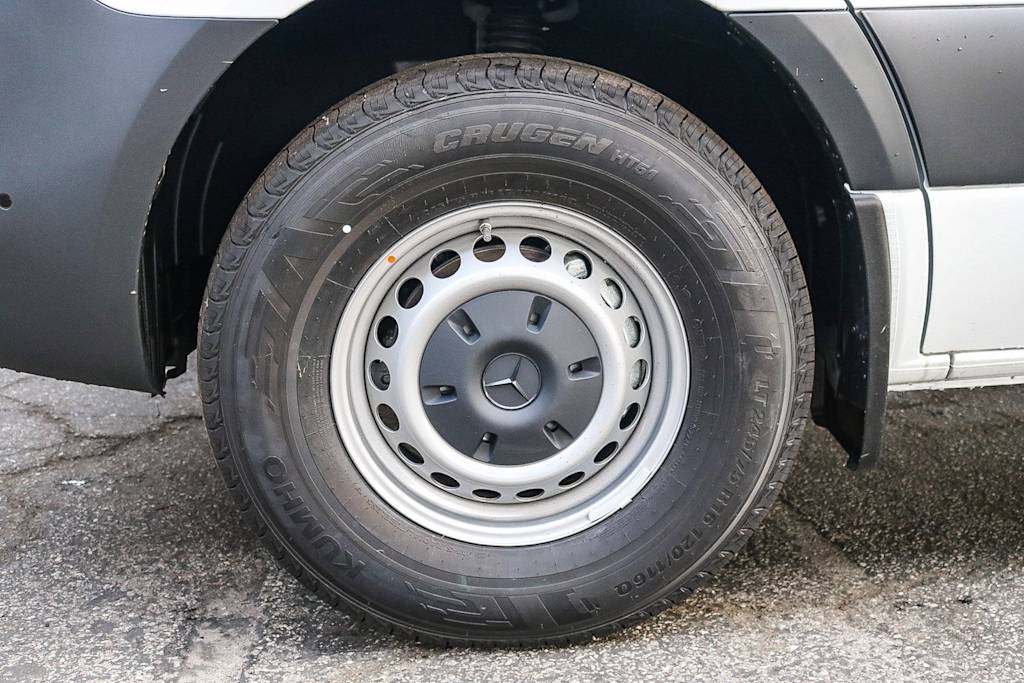 Thumbnail: 2025 Mercedes-Benz Sprinter - 21