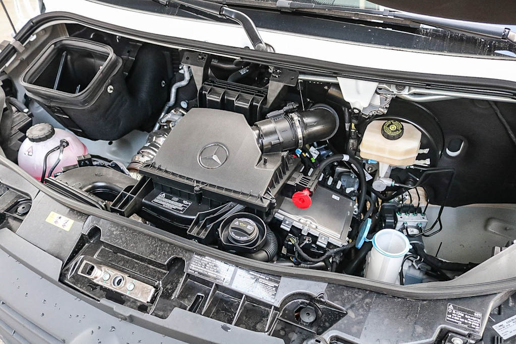 Thumbnail: 2025 Mercedes-Benz Sprinter - 8