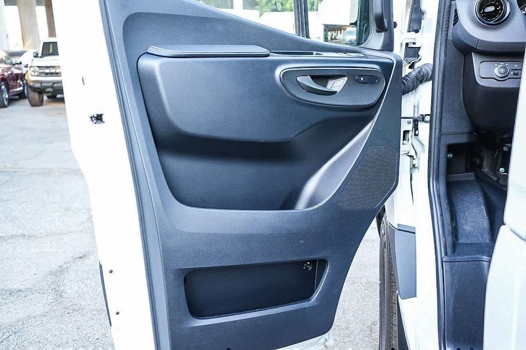 Thumbnail: 2026 Mercedes-Benz Sprinter - 21