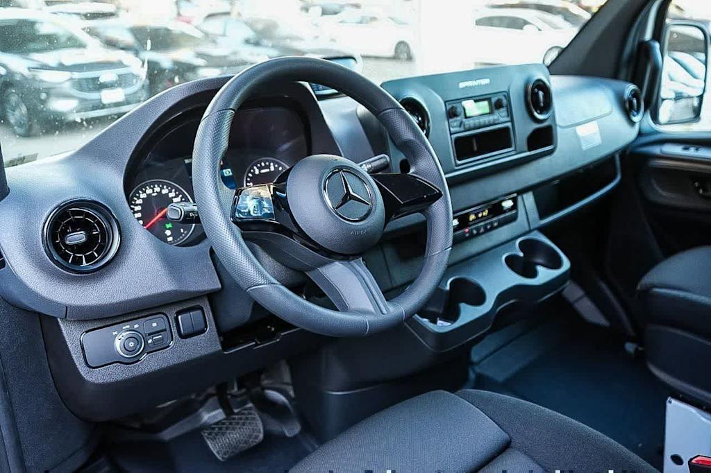 Thumbnail: 2026 Mercedes-Benz Sprinter - 2