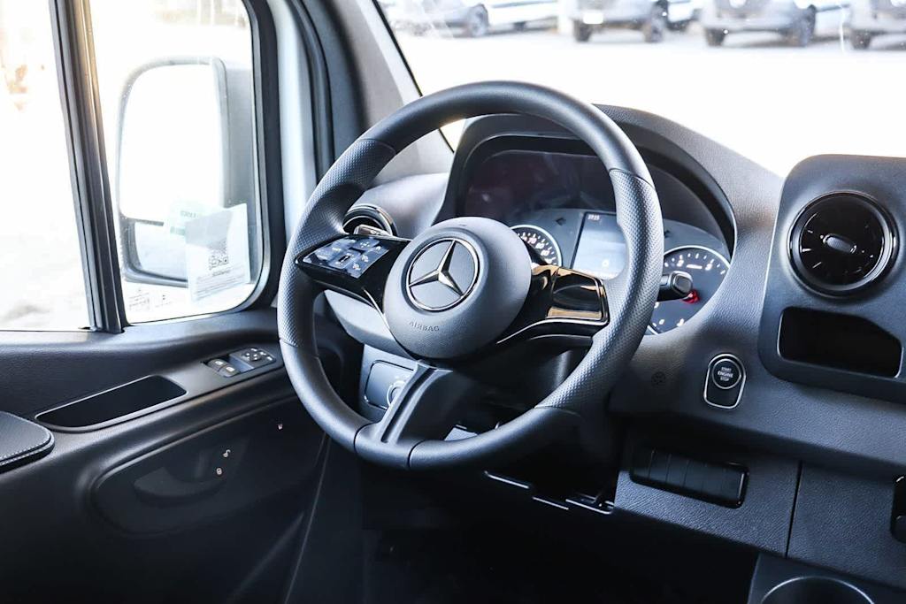 Thumbnail: 2026 Mercedes-Benz Sprinter - 8
