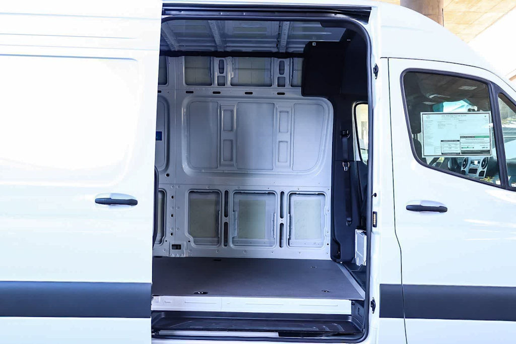 Thumbnail: 2026 Mercedes-Benz Sprinter - 25