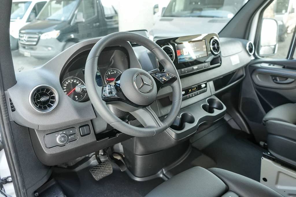 Thumbnail: 2026 Mercedes-Benz Sprinter - 2