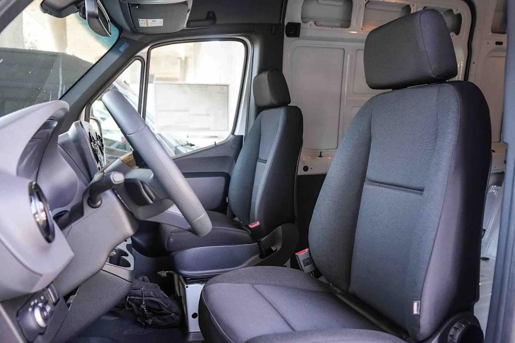 Thumbnail: 2026 Mercedes-Benz Sprinter - 11