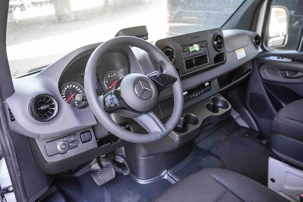 Thumbnail: 2026 Mercedes-Benz Sprinter - 2