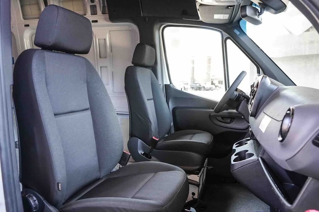 Thumbnail: 2026 Mercedes-Benz Sprinter - 9