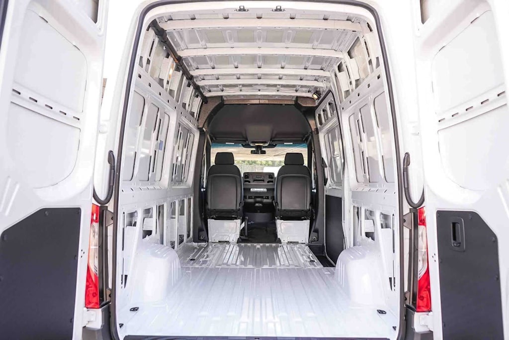 Thumbnail: 2026 Mercedes-Benz Sprinter - 11