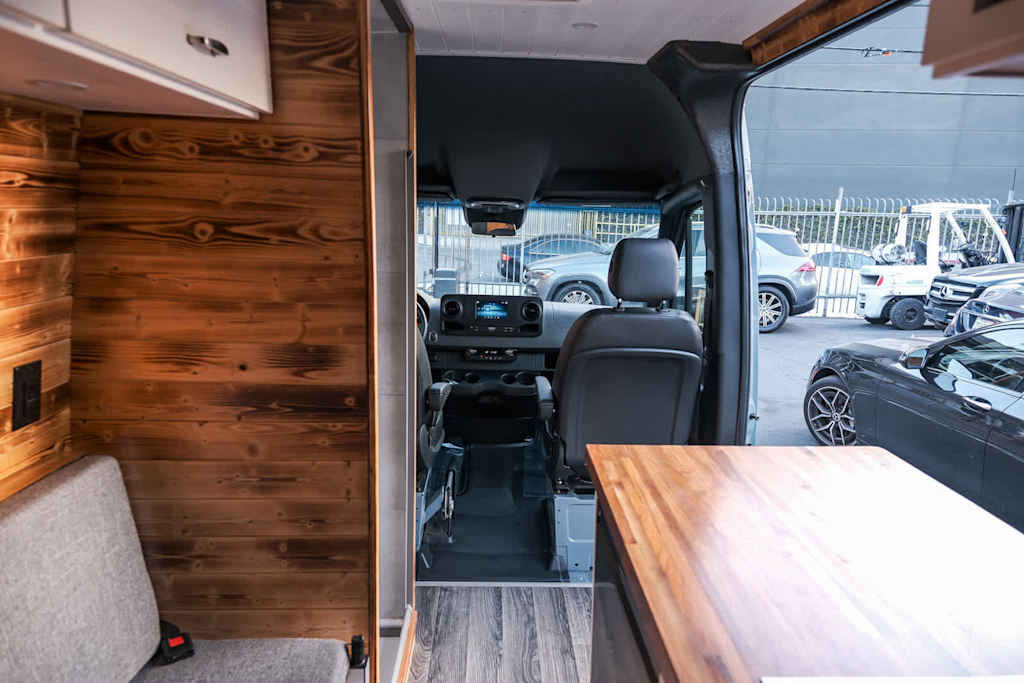 Thumbnail: 2024 Mercedes-Benz Sprinter - 11