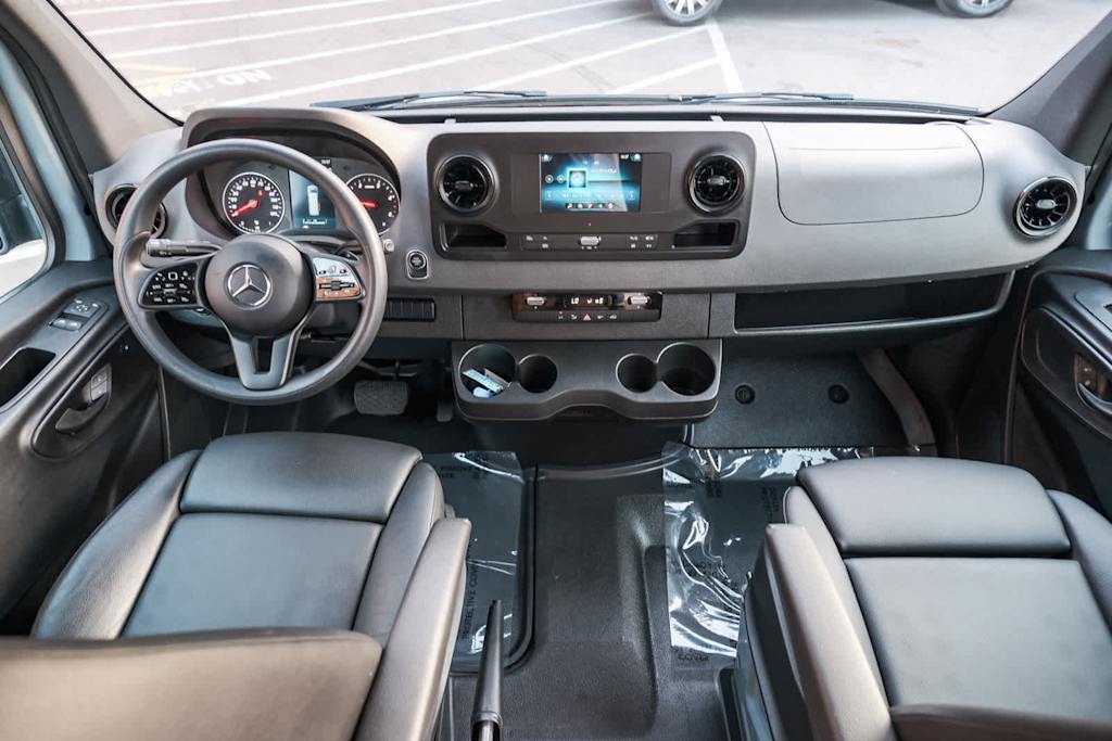 Thumbnail: 2024 Mercedes-Benz Sprinter - 2