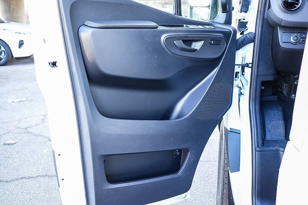 Thumbnail: 2026 Mercedes-Benz Sprinter - 22