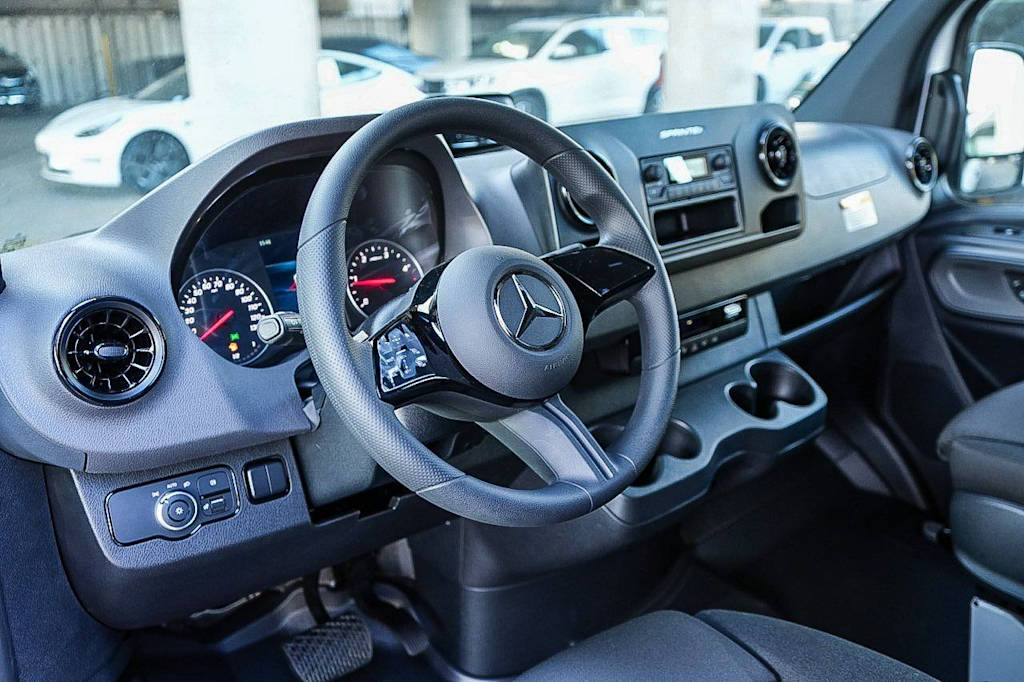 Thumbnail: 2026 Mercedes-Benz Sprinter - 2