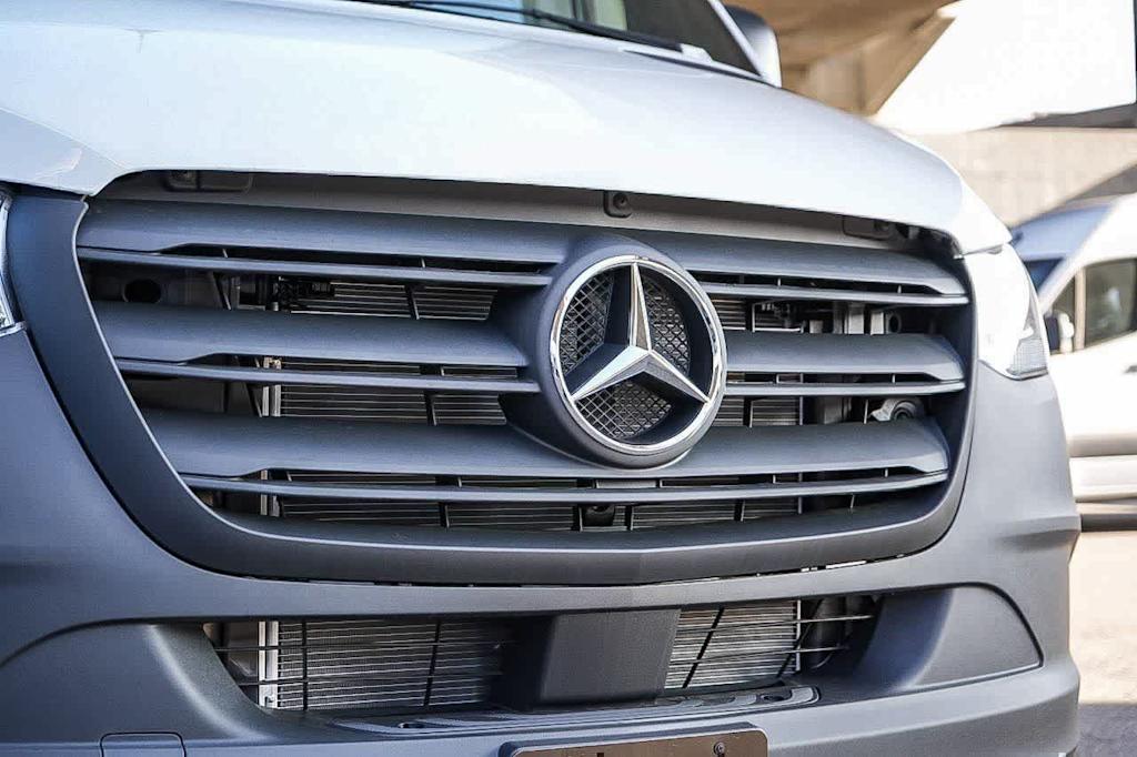 Thumbnail: 2026 Mercedes-Benz Sprinter - 16