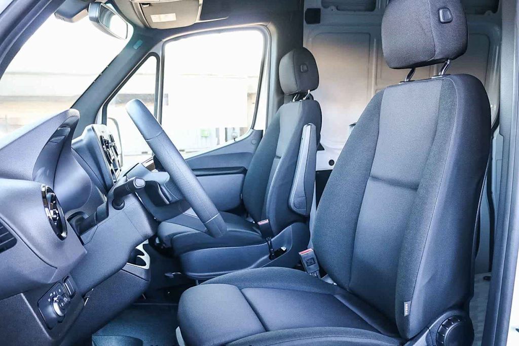 Thumbnail: 2026 Mercedes-Benz Sprinter - 11