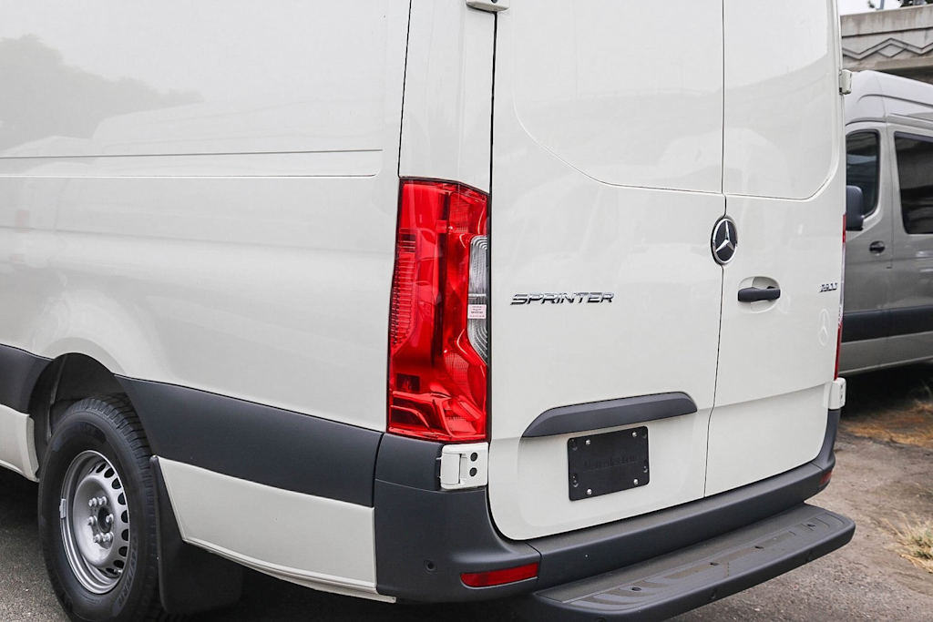 2024 Mercedes-Benz Sprinter 2500 16