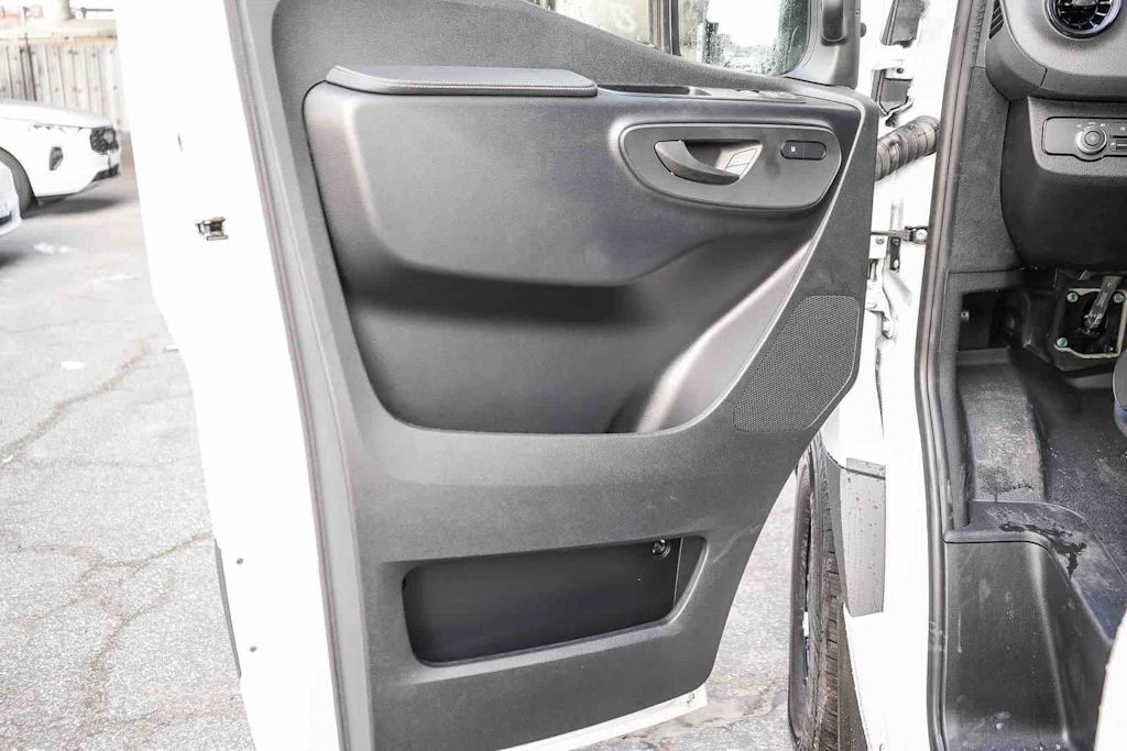 Thumbnail: 2026 Mercedes-Benz Sprinter - 22