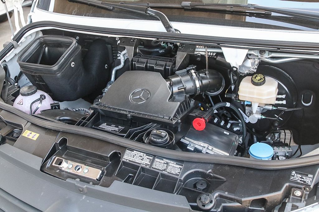 Thumbnail: 2025 Mercedes-Benz Sprinter - 8