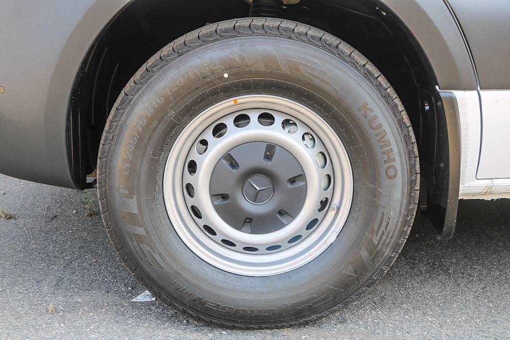 Thumbnail: 2025 Mercedes-Benz Sprinter - 20