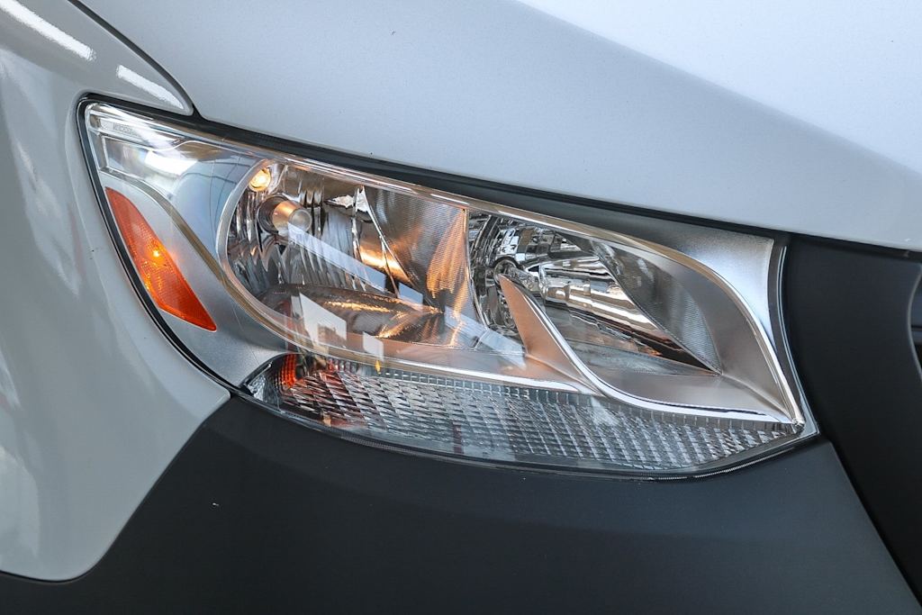 Thumbnail: 2025 Mercedes-Benz Sprinter - 17