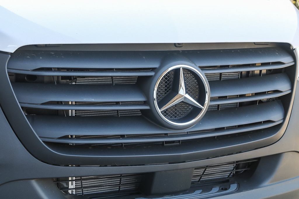 Thumbnail: 2025 Mercedes-Benz Sprinter - 6