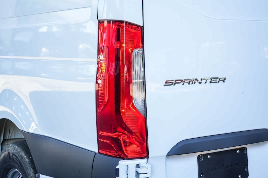 Thumbnail: 2025 Mercedes-Benz Sprinter - 18