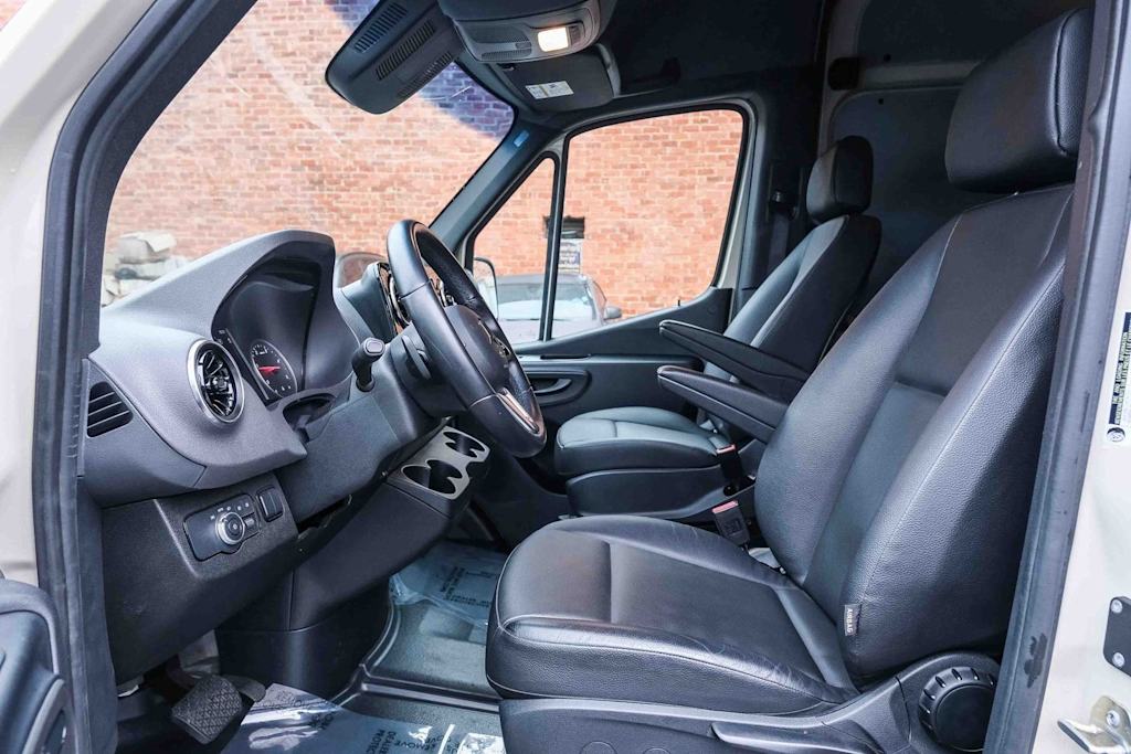 Thumbnail: 2024 Mercedes-Benz Sprinter - 11