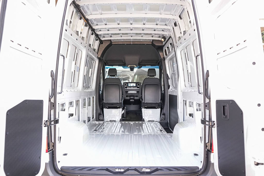Thumbnail: 2026 Mercedes-Benz Sprinter - 11
