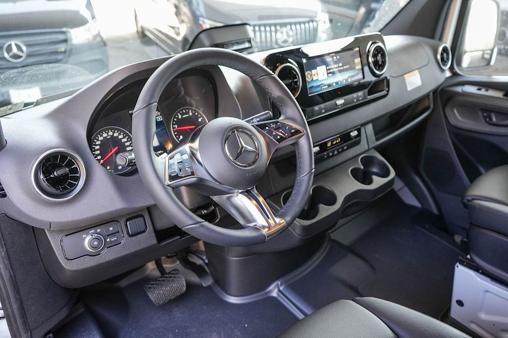 Thumbnail: 2026 Mercedes-Benz Sprinter - 2