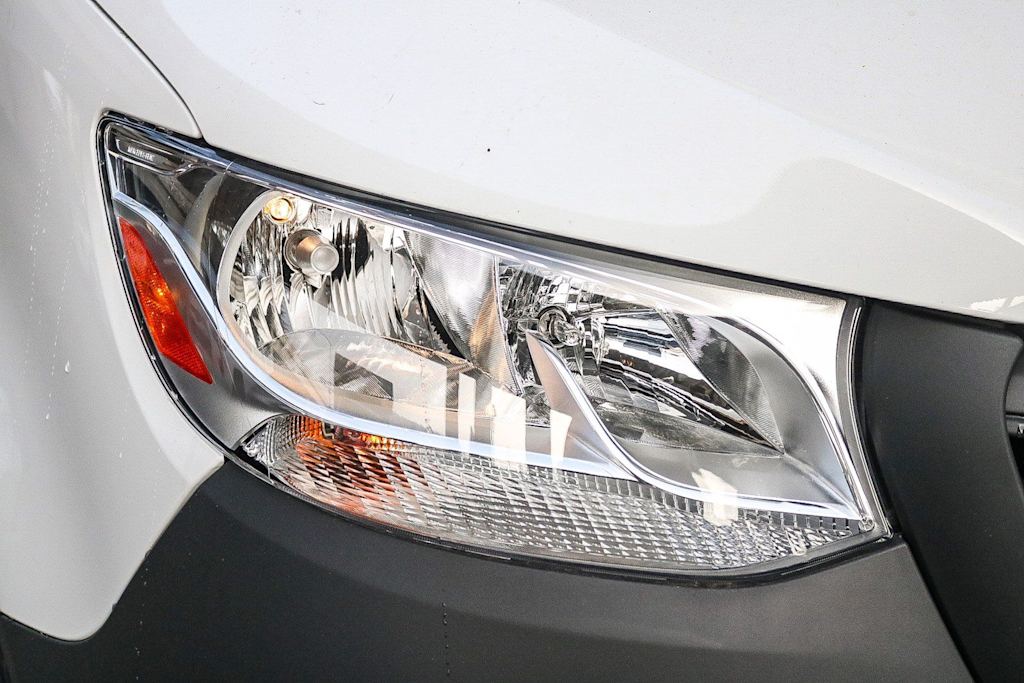 Thumbnail: 2025 Mercedes-Benz Sprinter - 17