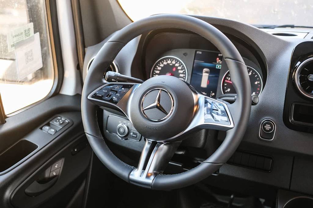 Thumbnail: 2026 Mercedes-Benz Sprinter - 7