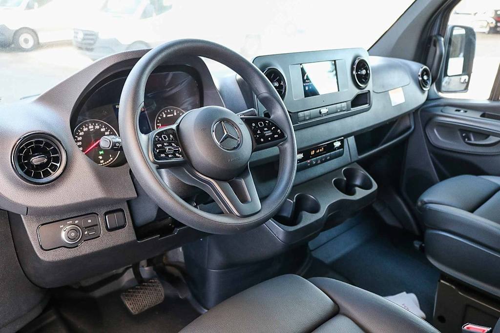 Thumbnail: 2024 Mercedes-Benz Sprinter - 2
