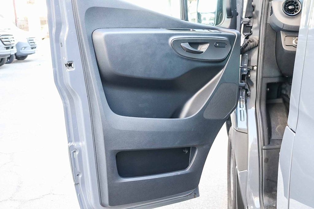 Thumbnail: 2024 Mercedes-Benz Sprinter - 24