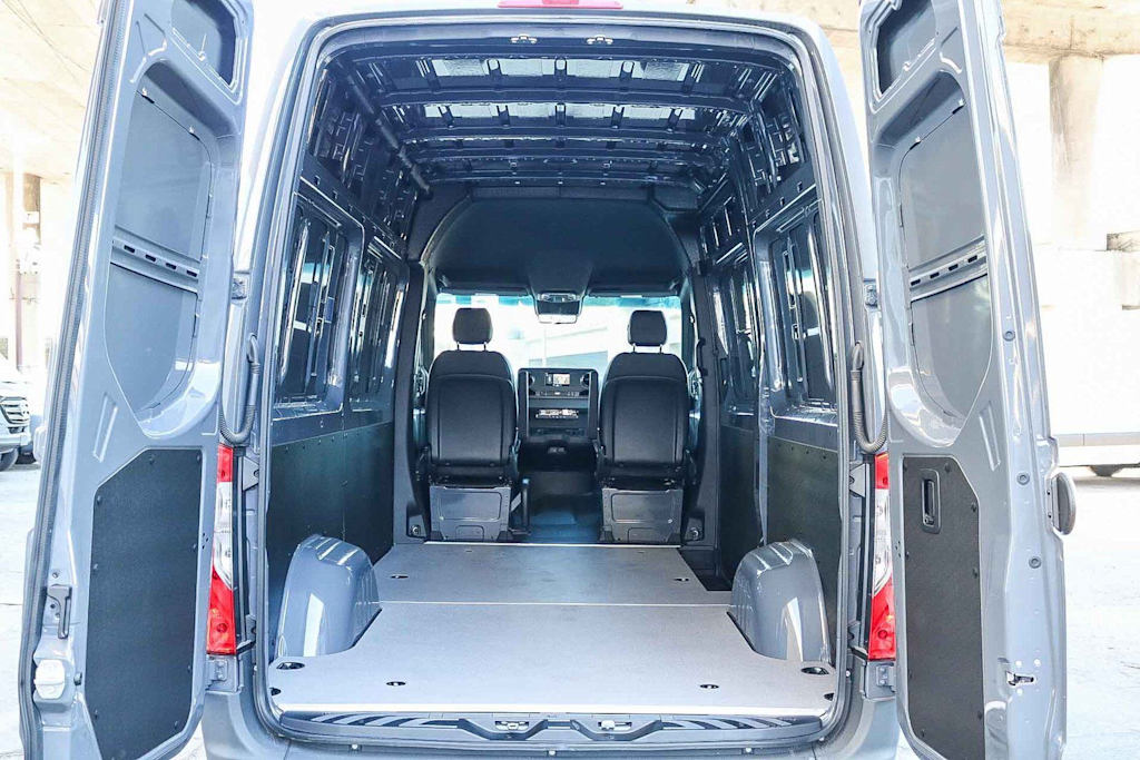 Thumbnail: 2024 Mercedes-Benz Sprinter - 12