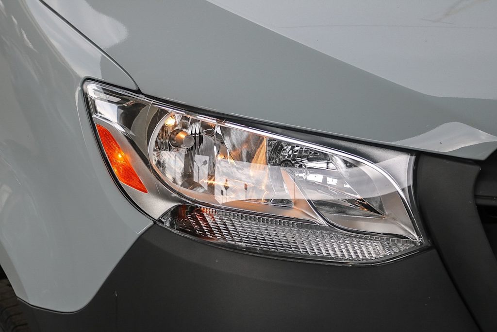 Thumbnail: 2025 Mercedes-Benz Sprinter - 17