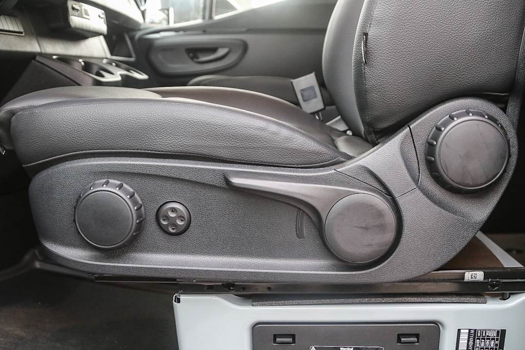 Thumbnail: 2025 Mercedes-Benz Sprinter - 22