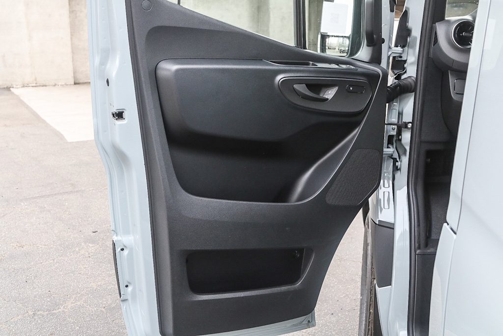 Thumbnail: 2025 Mercedes-Benz Sprinter - 23