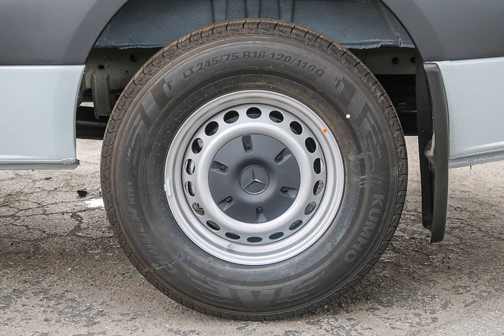 Thumbnail: 2025 Mercedes-Benz Sprinter - 7