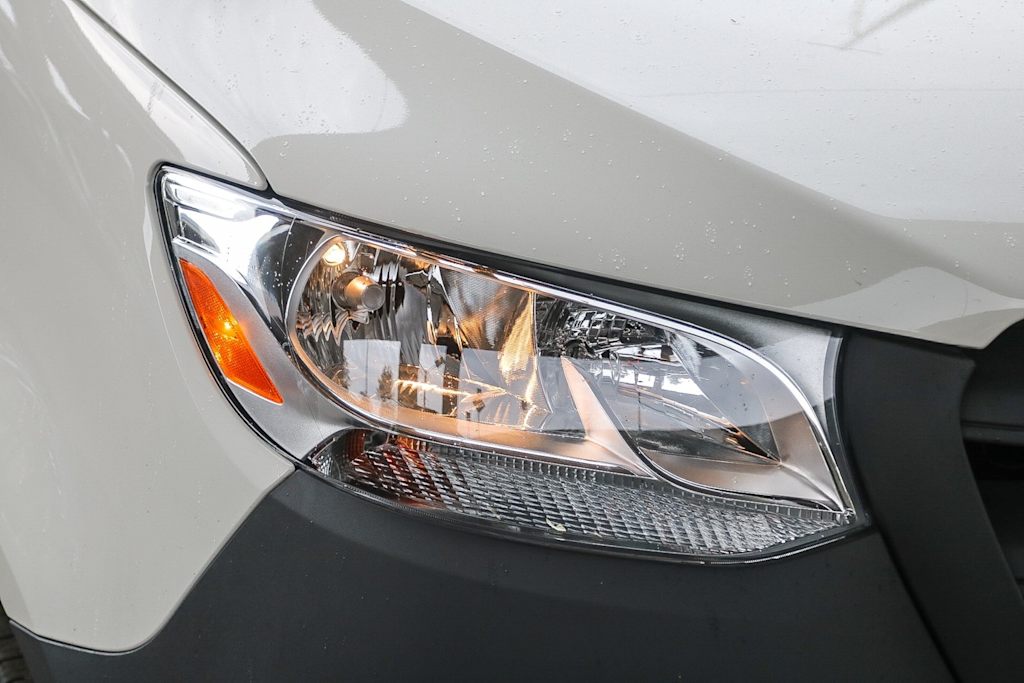 Thumbnail: 2025 Mercedes-Benz Sprinter - 16