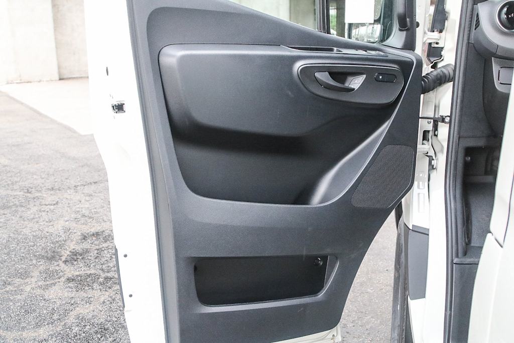 Thumbnail: 2025 Mercedes-Benz Sprinter - 22