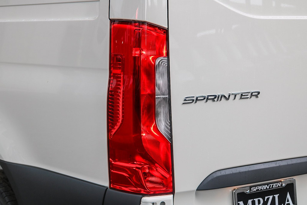 Thumbnail: 2025 Mercedes-Benz Sprinter - 19