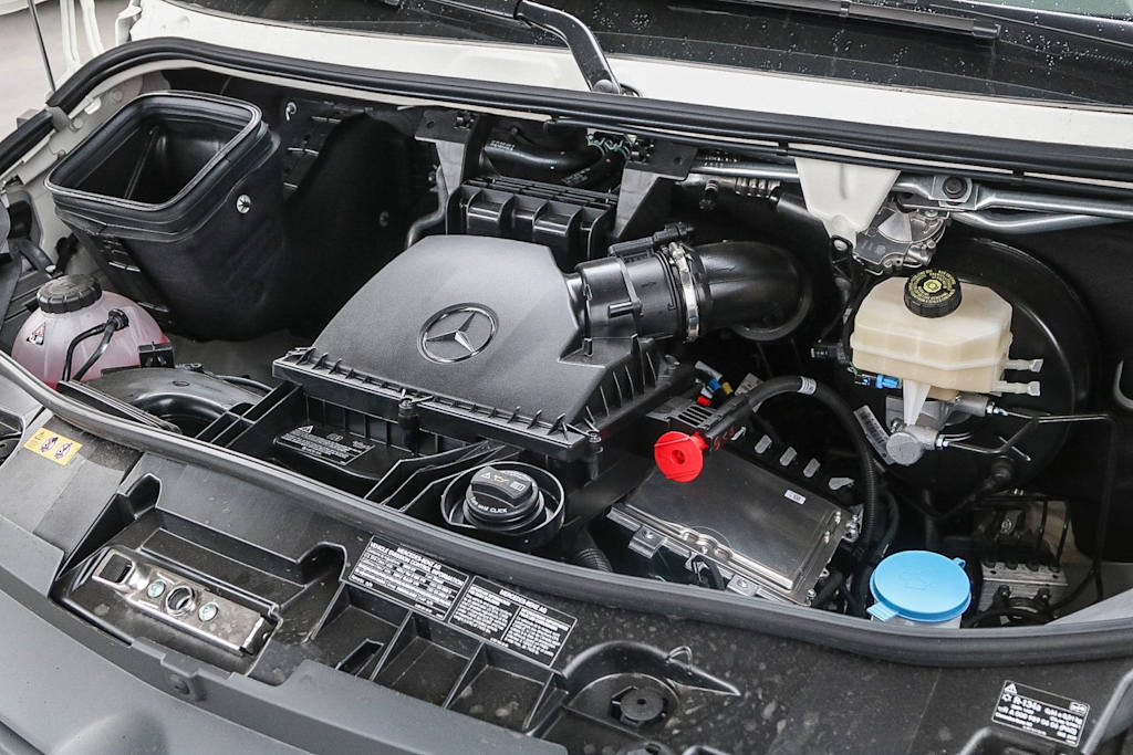 Thumbnail: 2025 Mercedes-Benz Sprinter - 8