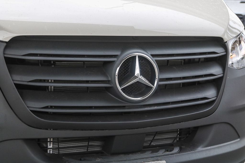 Thumbnail: 2025 Mercedes-Benz Sprinter - 17