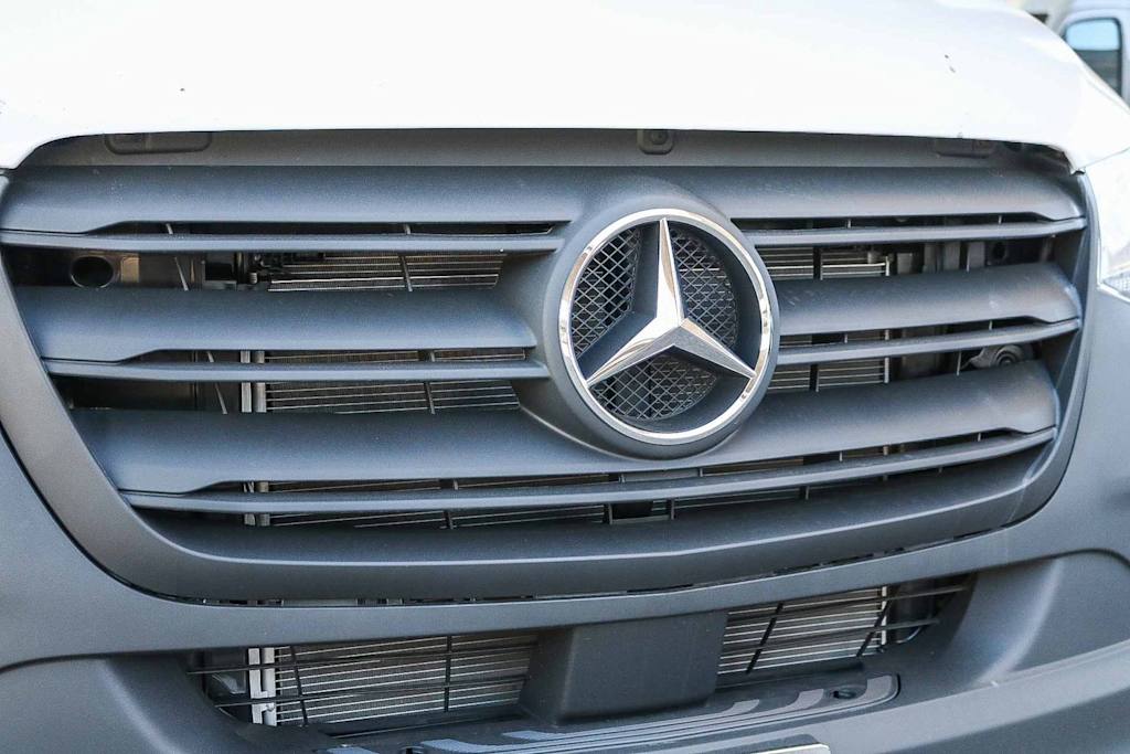 Thumbnail: 2025 Mercedes-Benz Sprinter - 6