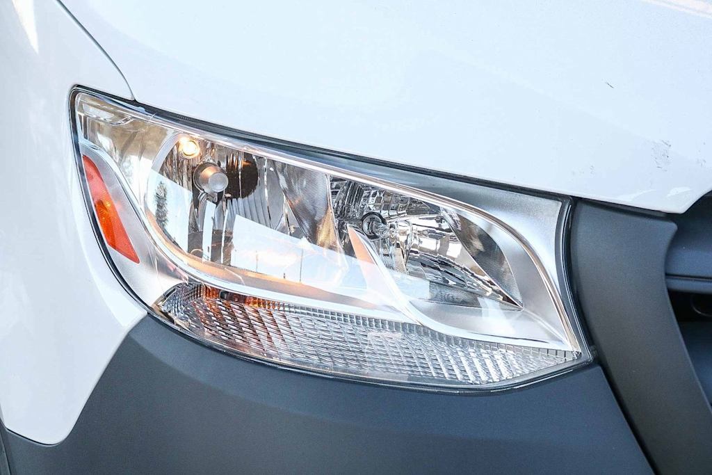 Thumbnail: 2025 Mercedes-Benz Sprinter - 17