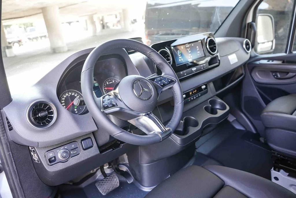 Thumbnail: 2026 Mercedes-Benz Sprinter - 2
