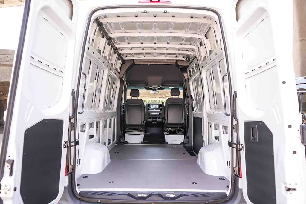Thumbnail: 2026 Mercedes-Benz Sprinter - 13