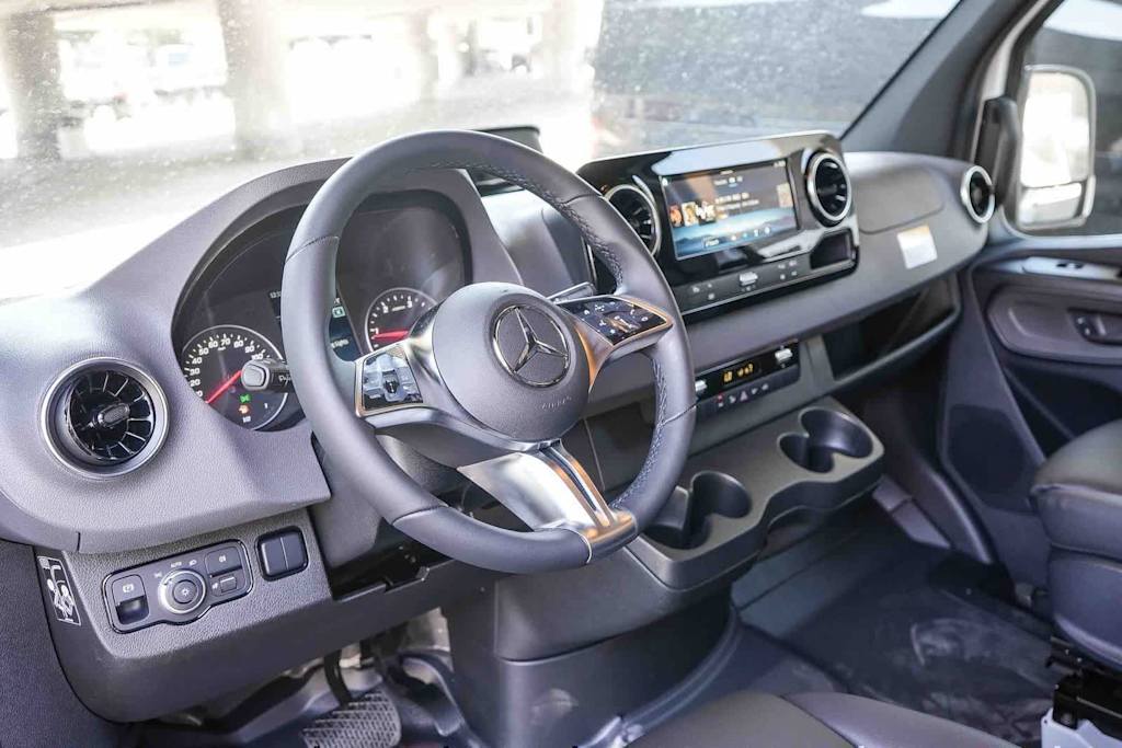 Thumbnail: 2026 Mercedes-Benz Sprinter - 2